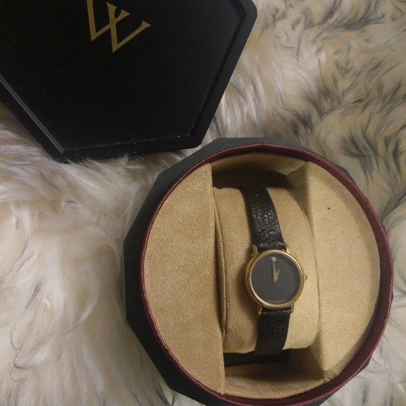 Vintage Wittnauer womens watch (needs battery) - Picture 2 of 12